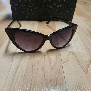 Black Cat-Eye Sunglasses
